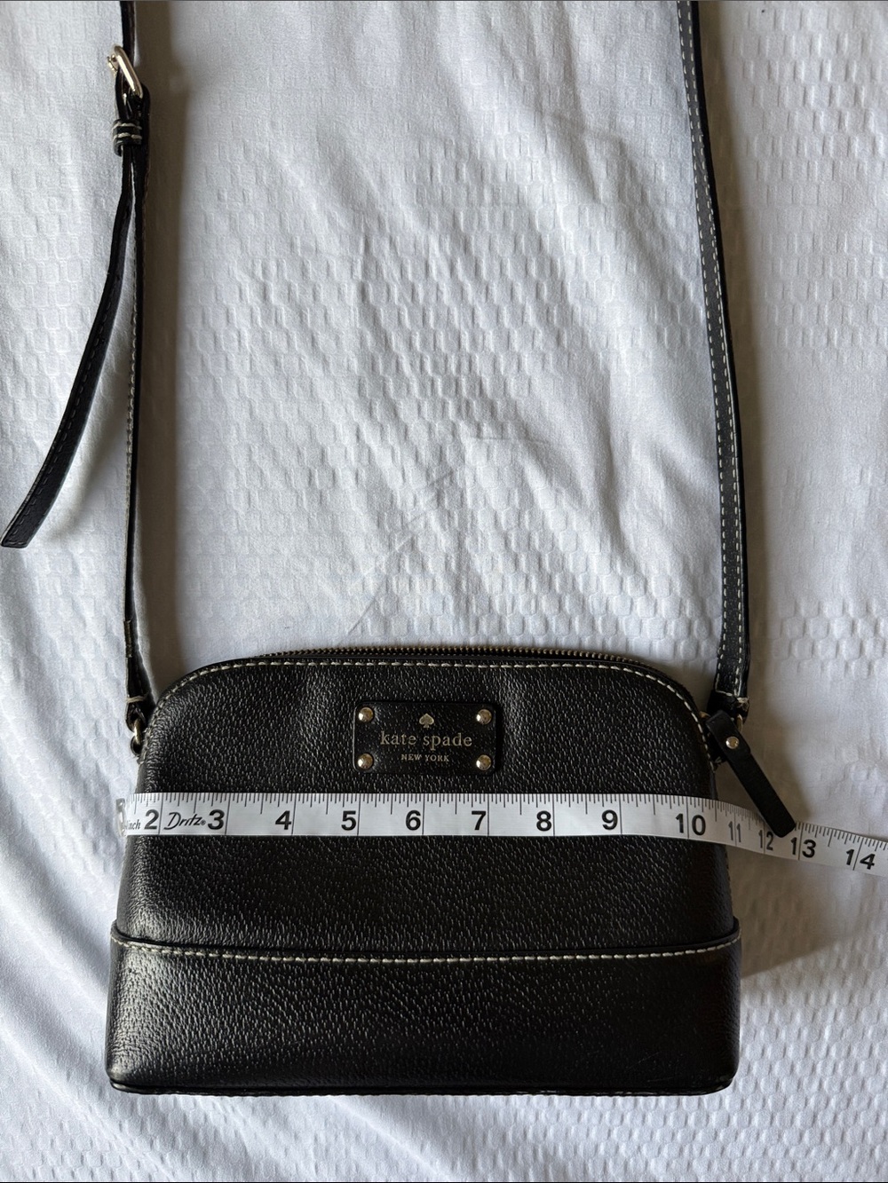 kate spade black leather crossbody with gold-tone logo - Picture 10 of 12